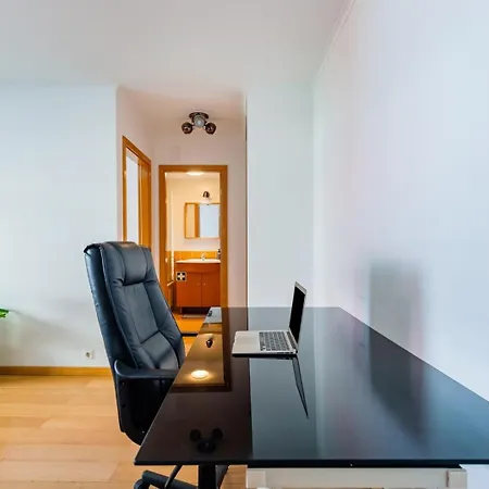 Olaias Park Flat דירה *