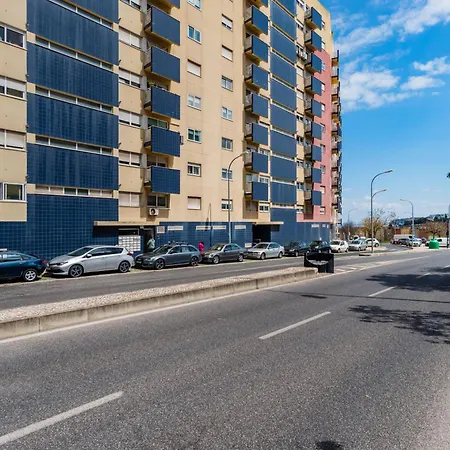 Apartment Olaias Flat Lissabon